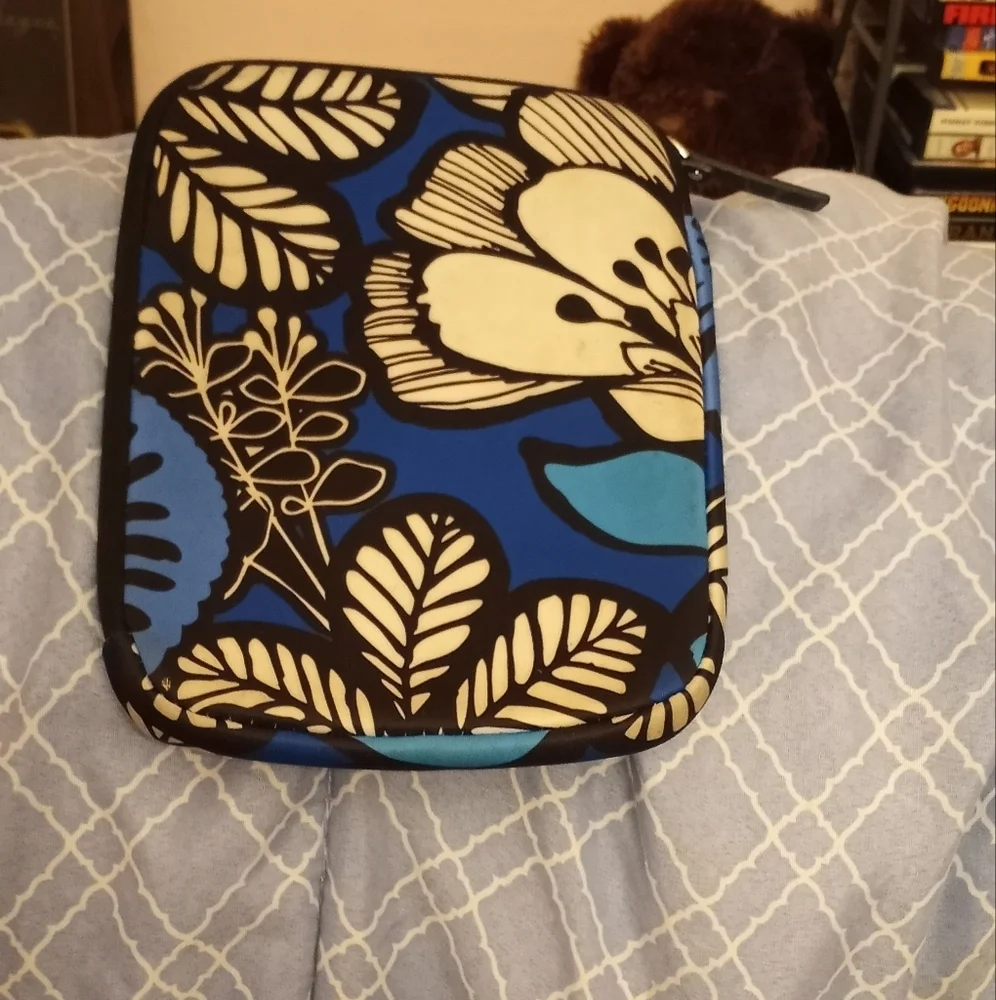 Vera Bradley, Blue Bayou, Neoprene iPad/Tablet Sleeve excellent condition